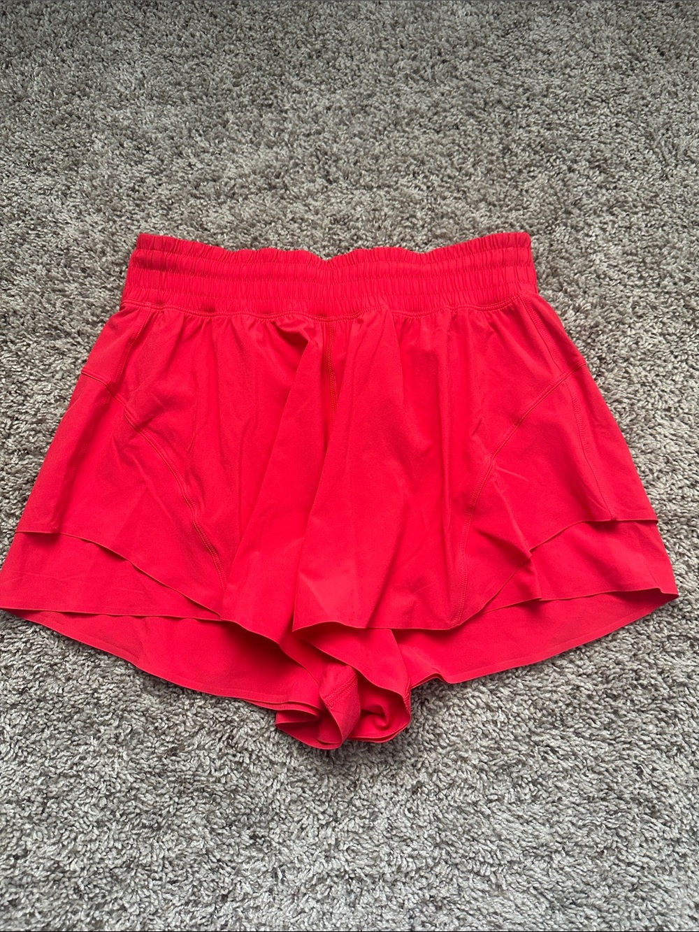 Lululemon Shake It Out High Rise 2.5” short size Small